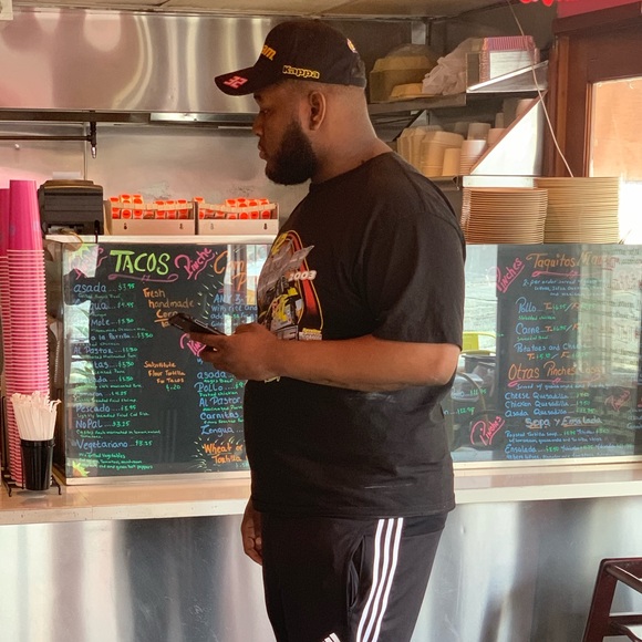 Meet your Posher, Tayez - Picture 1 of 1